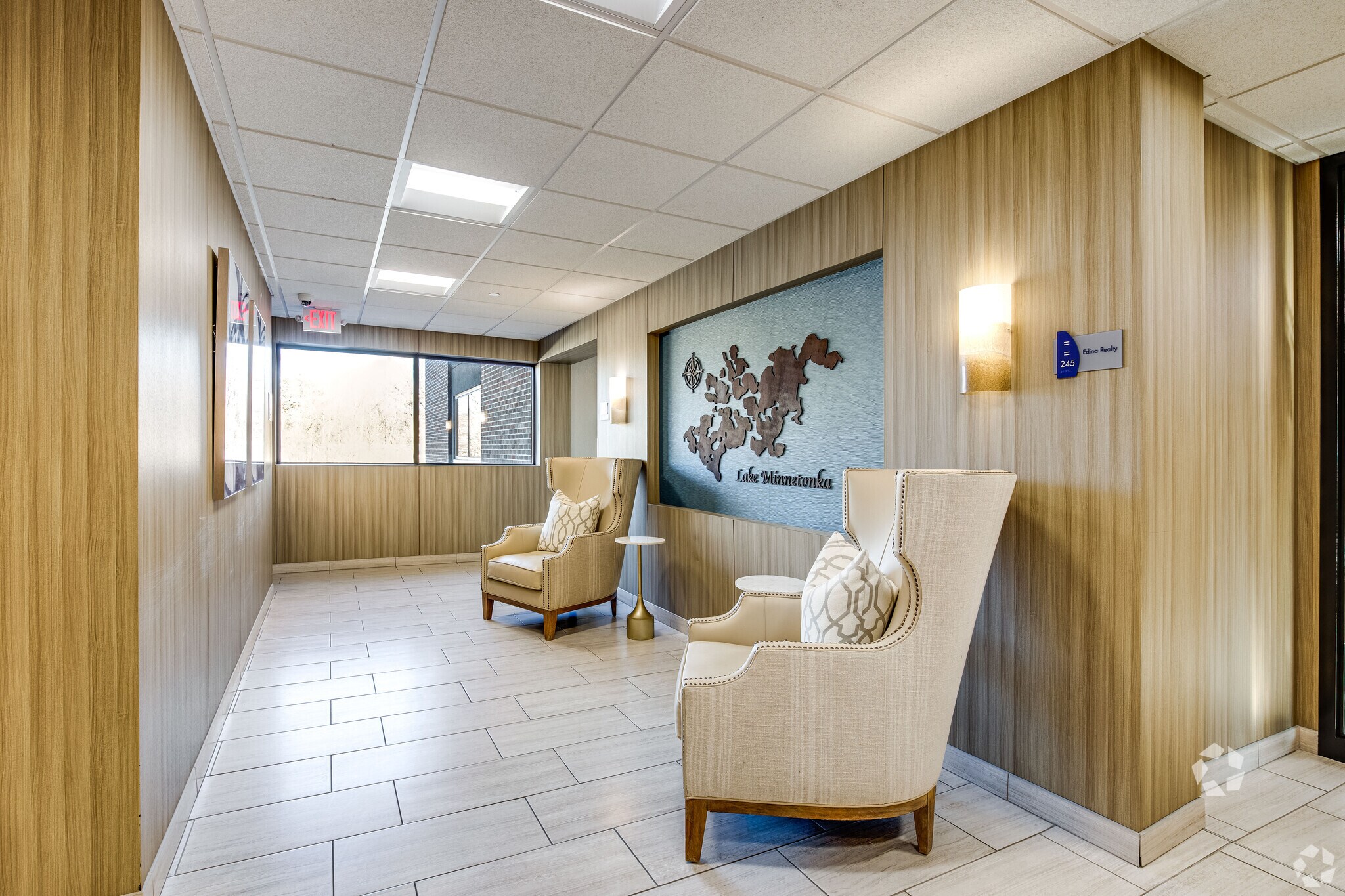 14525-Hwy-7-Minnetonka-MN-Interior-Photo-12-LargeHighDefinition