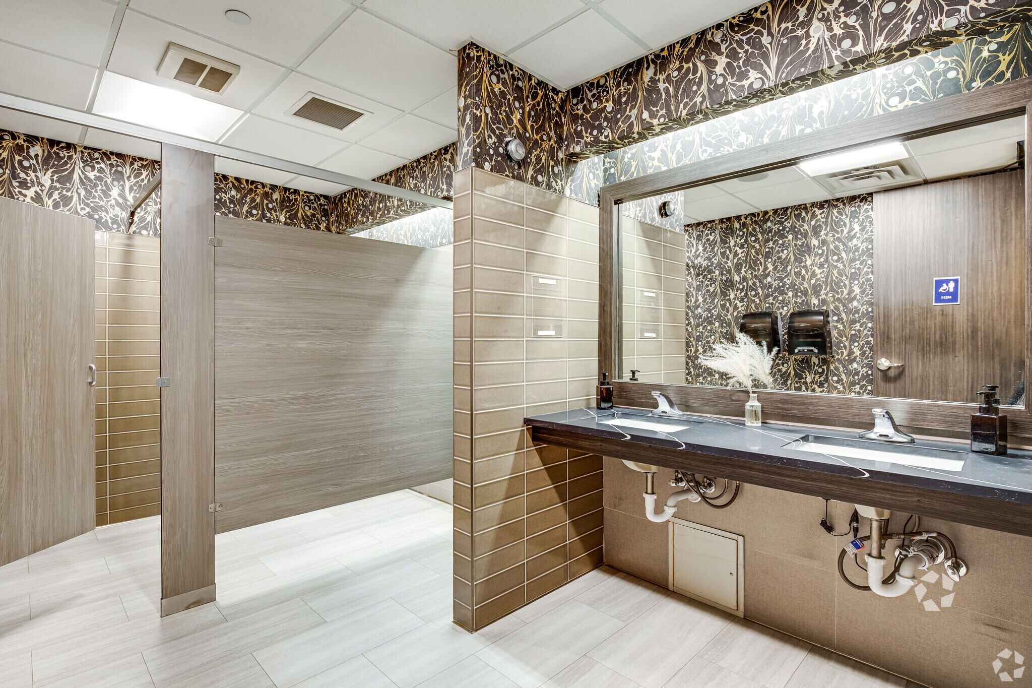 14525-Hwy-7-Minnetonka-MN-Interior-Photo-55-LargeHighDefinition