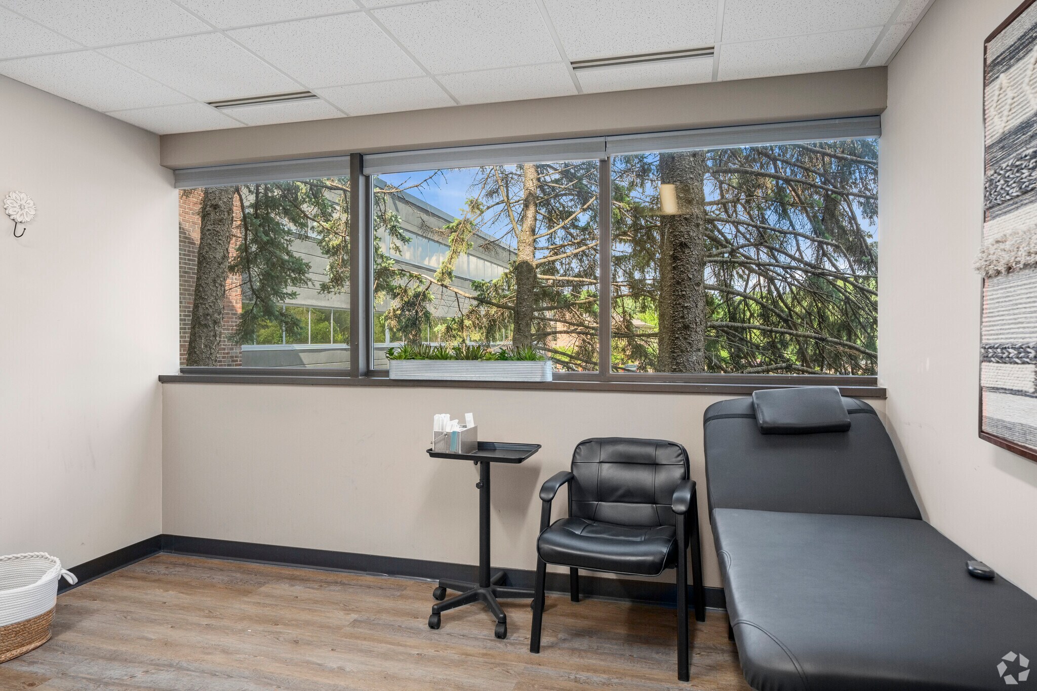 14525-Hwy-7-Minnetonka-MN-Interior-Photo-59-LargeHighDefinition